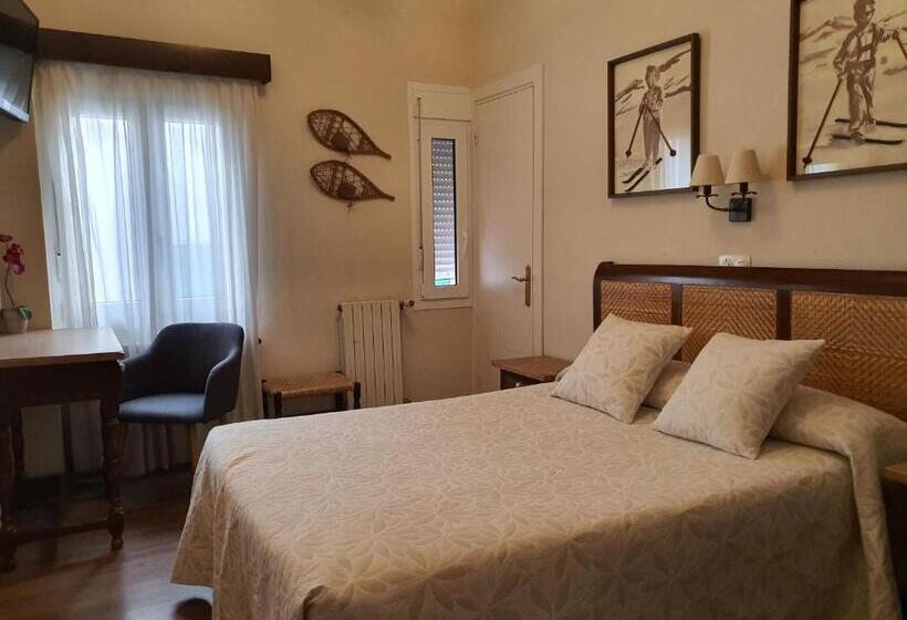 Номер Basic, Hostal Canigó