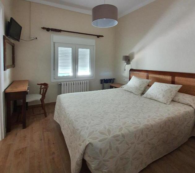 غرفة أساسية, Hostal Canigó