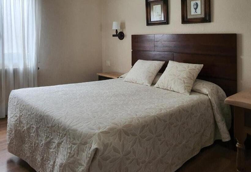 Номер Стандарт, Hostal Canigó
