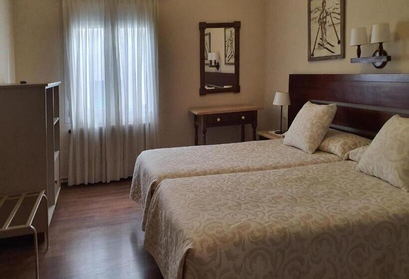 اتاق استاندارد, Hostal Canigó