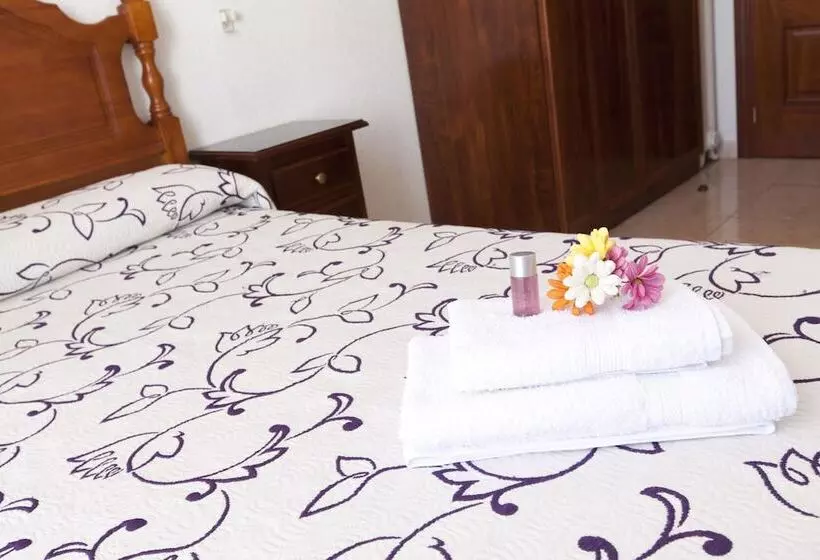 Habitación Estándar Individual Baño Compartido, Hostal Condestable