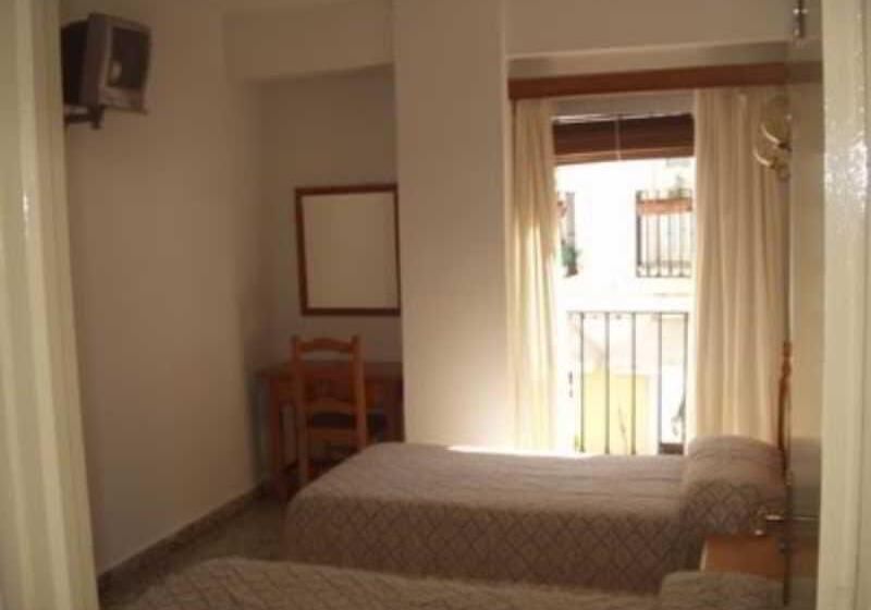Номер Стандарт с Балконом, Hostal Paco Marbella