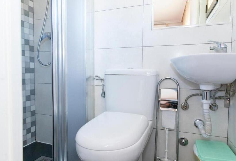 اتاق استاندارد یک نفره, Hostal Rober