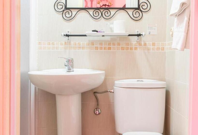 اتاق استاندارد یک نفره, Hostal Rober