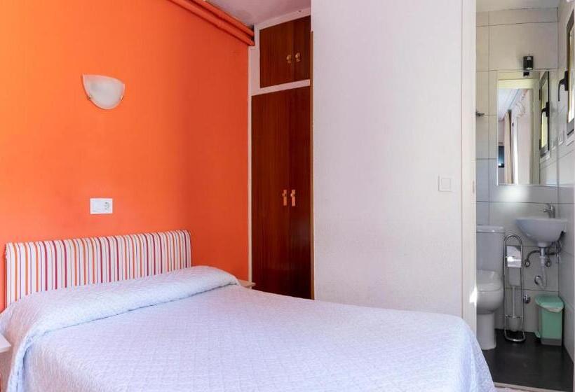 اتاق استاندارد یک نفره, Hostal Rober