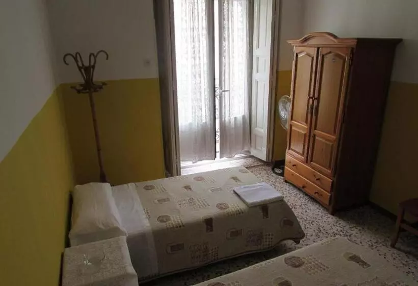 اتاق استاندارد با سرویس بهداشتی مشترک, Hostal Ruano