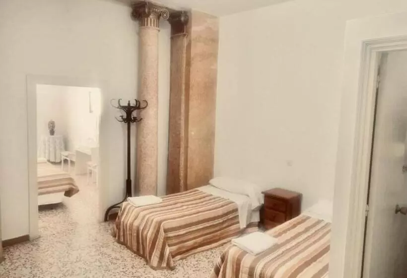 اتاق کلاسیک خانوادگی, Hostal Ruano