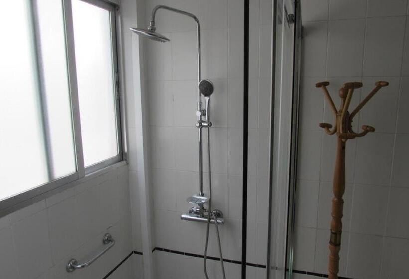 اتاق استاندارد با سرویس بهداشتی مشترک, Hostal Ruano