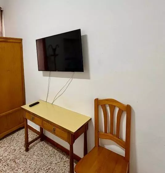 اتاق استاندارد سه نفره, Hostal Ruano