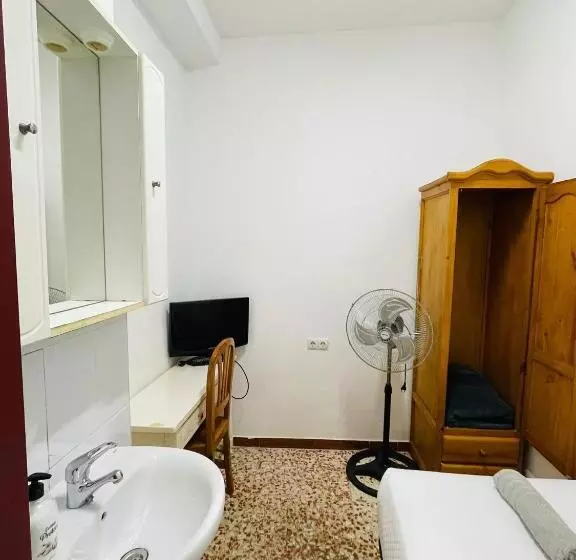 اتاق استاندارد یک نفره, Hostal Ruano