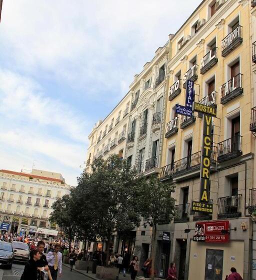 اتاق استاندارد سه نفره, Hostal Victoria I