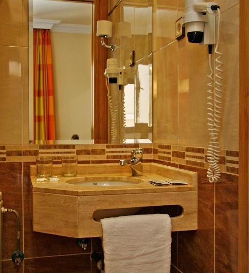 اتاق استاندارد چهار تخته, Hostal Victoria I