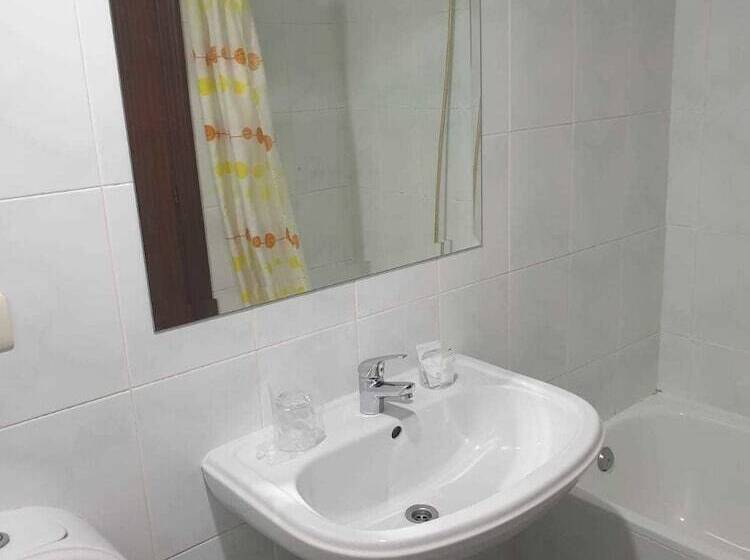 اتاق استاندارد سه نفره, Hostal Algodón