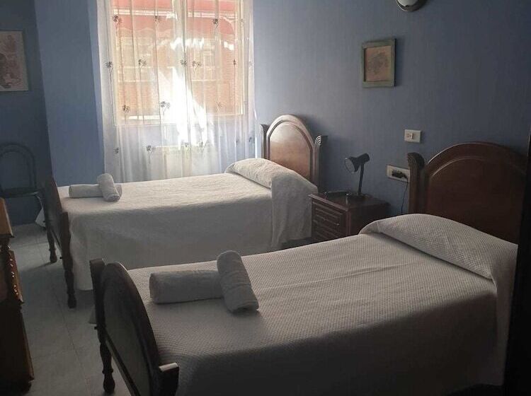 اتاق استاندارد سه نفره, Hostal Algodón