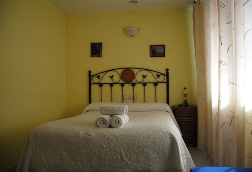 اتاق خانوادگی, Hostal Algodón