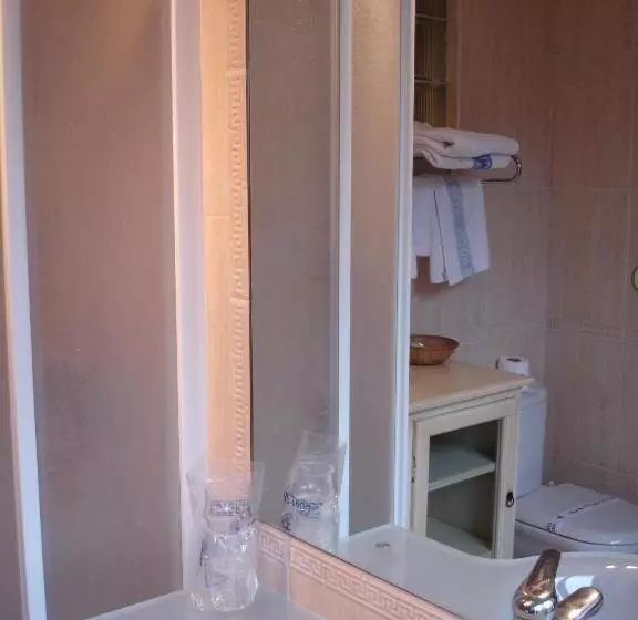 اتاق استاندارد, Hostal Ayestaran Ii
