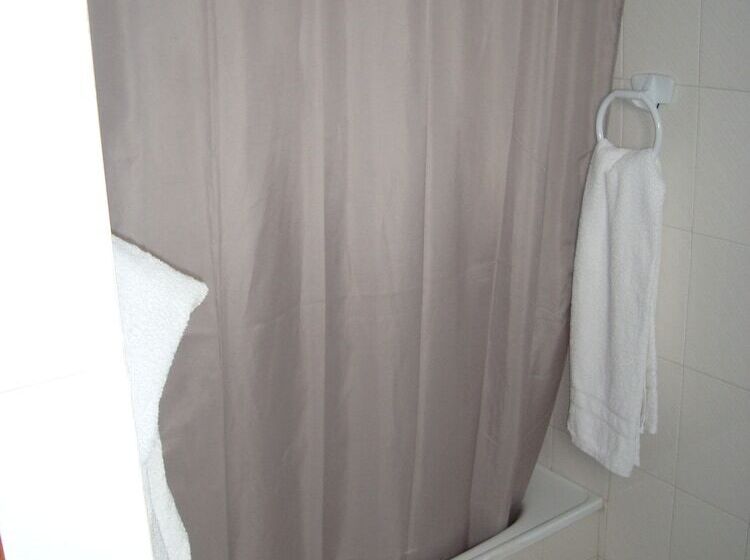 스탠다드 트리플 룸, Hostal Duran