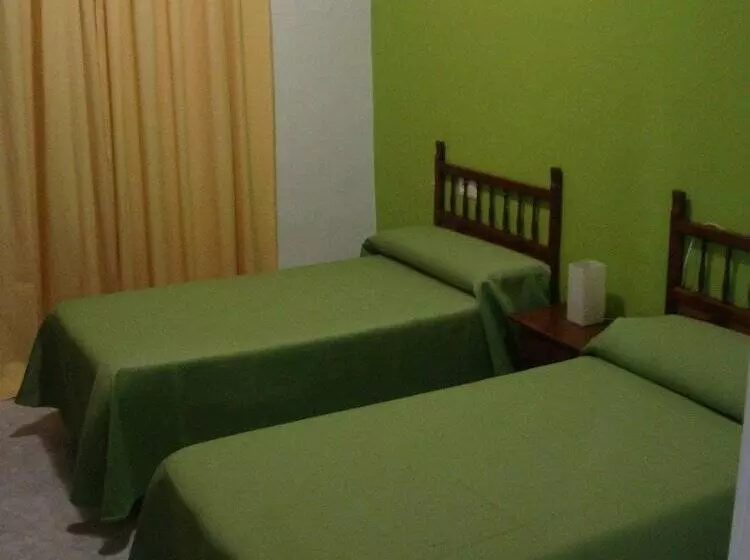 Quarto Quádruplo Estandar, Hostal Duran