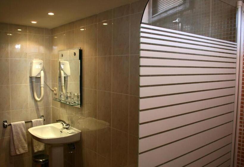 اتاق استاندارد چهار تخته, Los Olivos