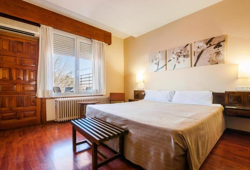 اتاق استاندارد چهار تخته, Los Olivos