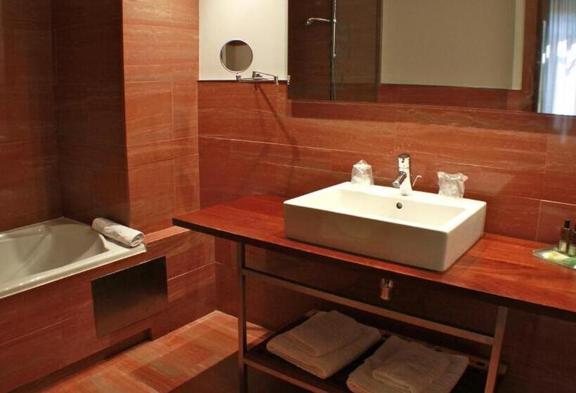 جناح جونيور, Sant Roc