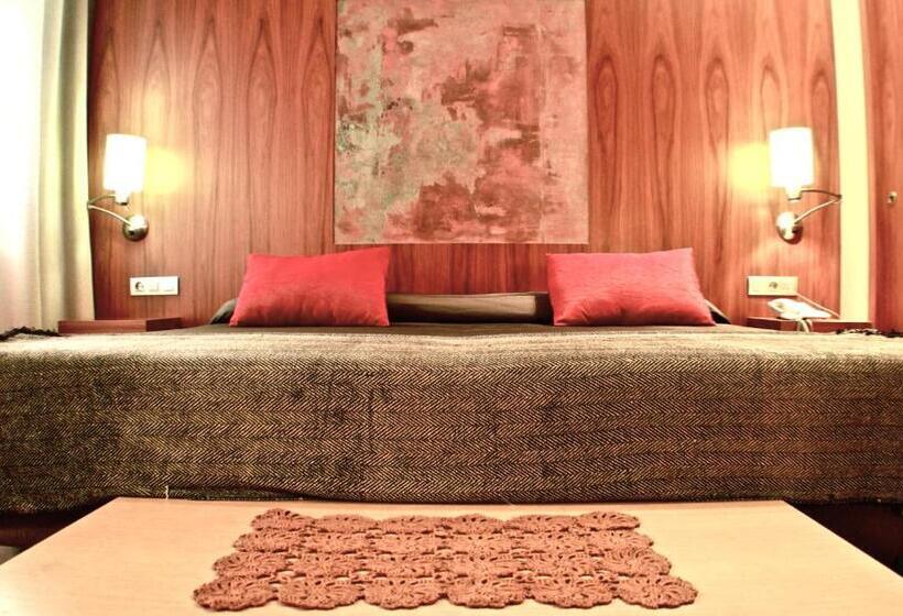 جناح جونيور, Sant Roc