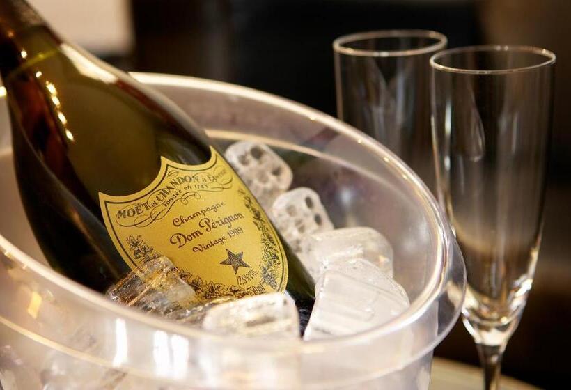 جناح جونيور, Sant Roc