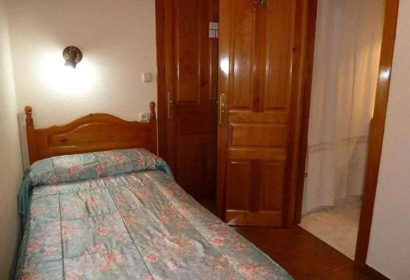 اتاق استاندارد یک نفره, Apartahotel Faure