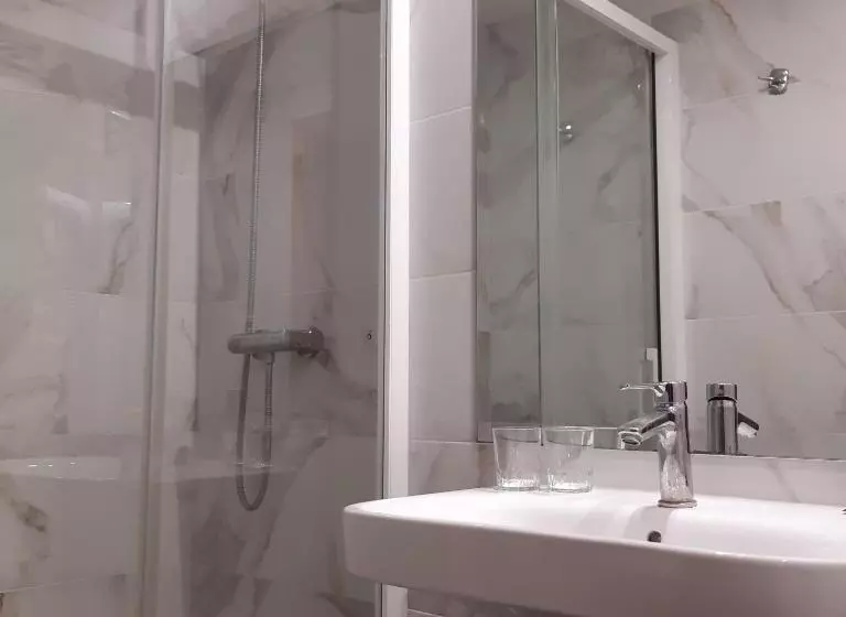 Habitació Triple Estàndard, Lizana 2
