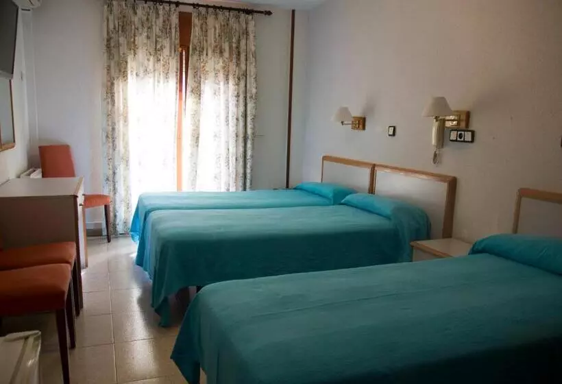 Habitació Triple Estàndard, Lizana 2