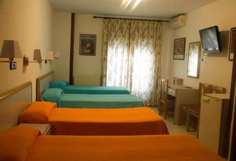 Habitació Quàdruple Estàndard, Lizana 2