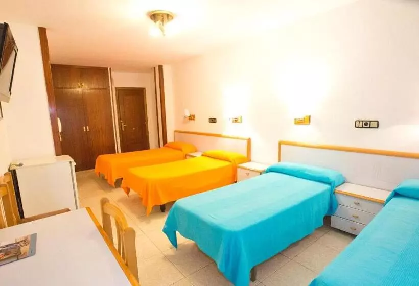 Habitació Quàdruple Estàndard, Lizana 2