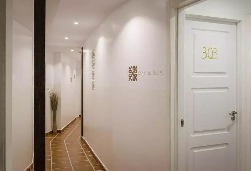 اتاق استاندارد, Yit Puerta Bisagra