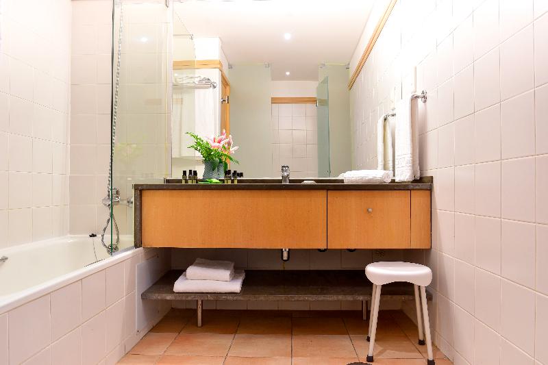 اتاق استاندارد, Yit Puerta Bisagra