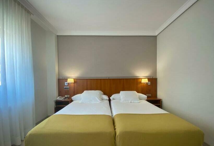 חדר סטנדרט, Ciudad De Compostela