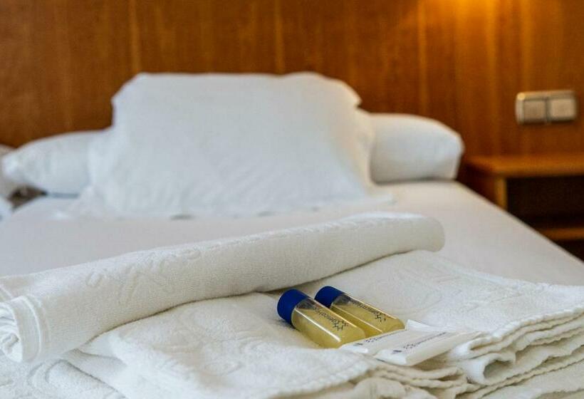 חדר סטנדרט לשלושה, Ciudad De Compostela