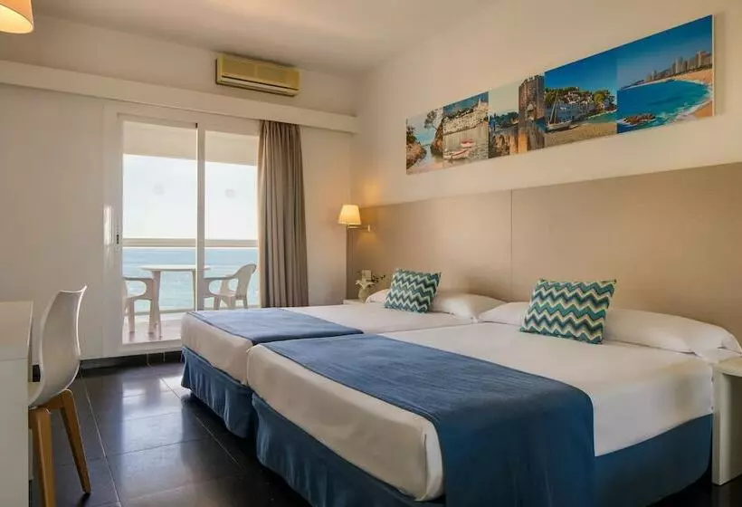 اتاق استاندارد چهار تخته با چشم‌انداز دریا, htop Caleta Palace