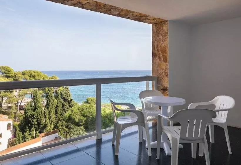 اتاق استاندارد چهار تخته با چشم‌انداز دریا, htop Caleta Palace