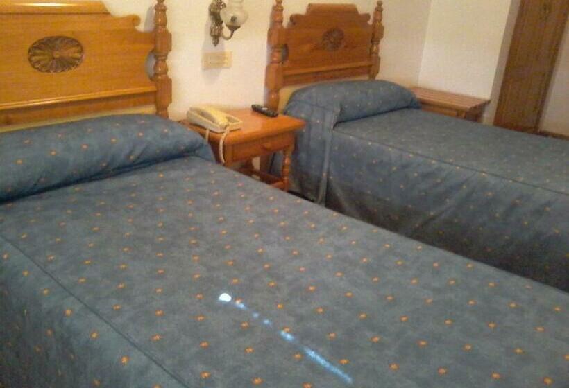 Номер Стандарт, L'oncle Pere Habitacions