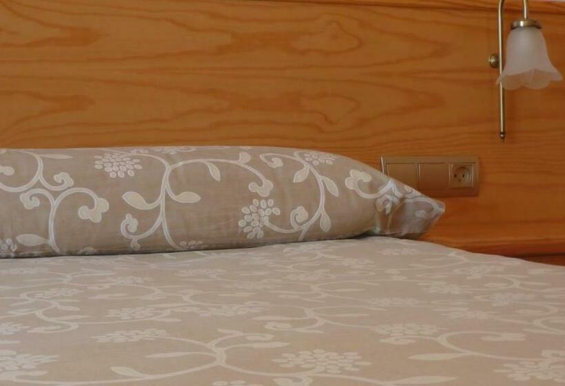 Номер Стандарт, L'oncle Pere Habitacions