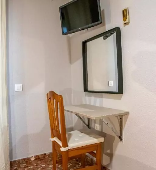 اتاق استاندارد سه نفره, L'oncle Pere Habitacions