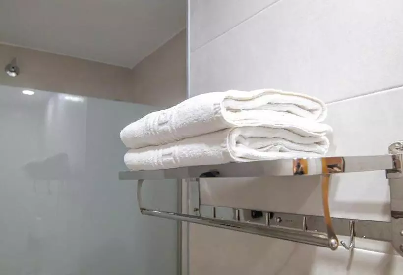 اتاق استاندارد یک نفره, L'oncle Pere Habitacions
