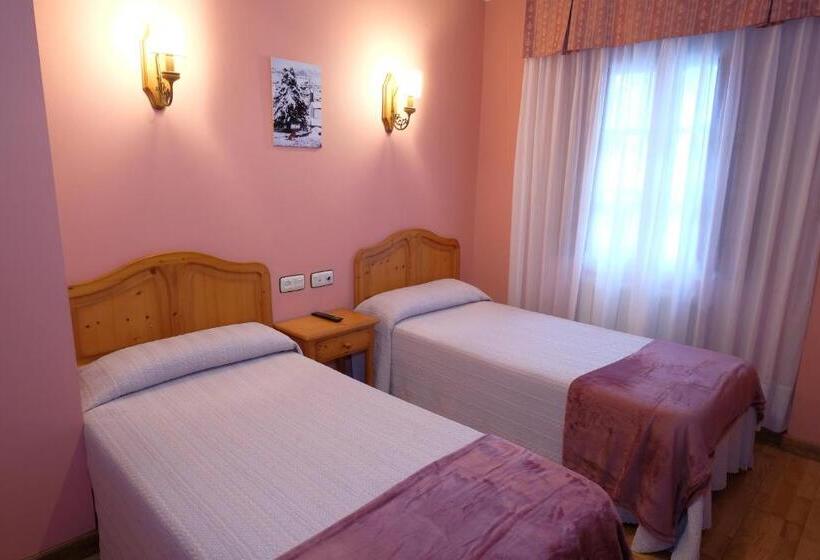 غرفة قياسية, Restaurante Casa Manolo