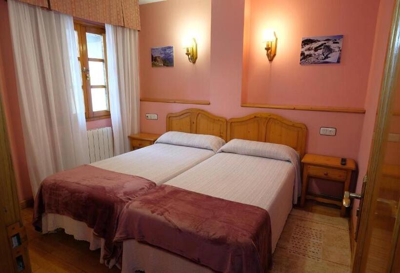 غرفة قياسية, Restaurante Casa Manolo