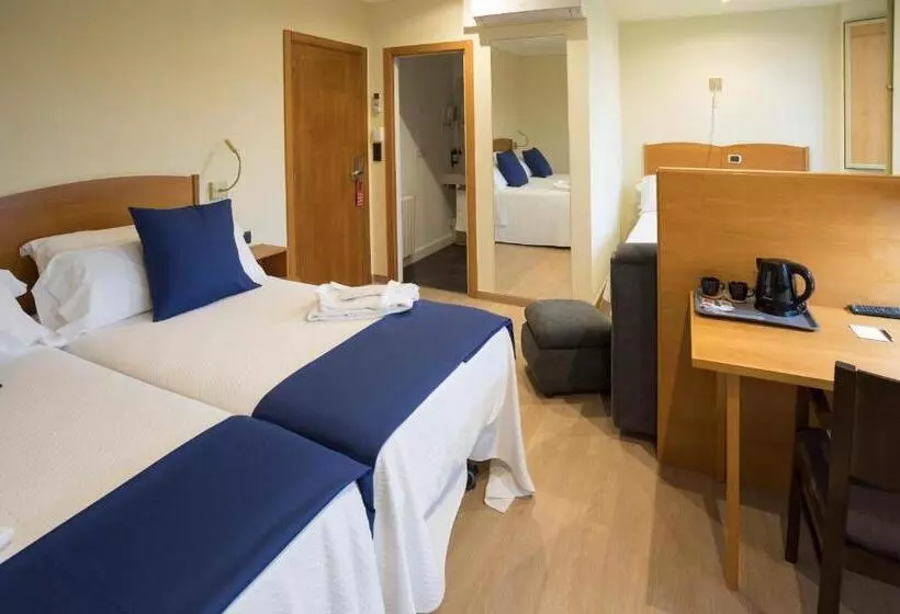 Habitación Triple Estándar, Roma