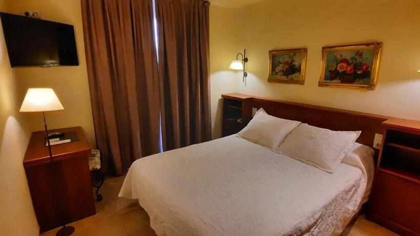 스탠다드 룸, Sant Jordi