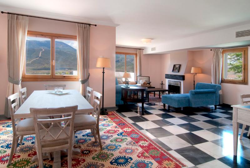 ツーベッドルーム　ヴィラ, Villa Turistica De Laujar De Andarax