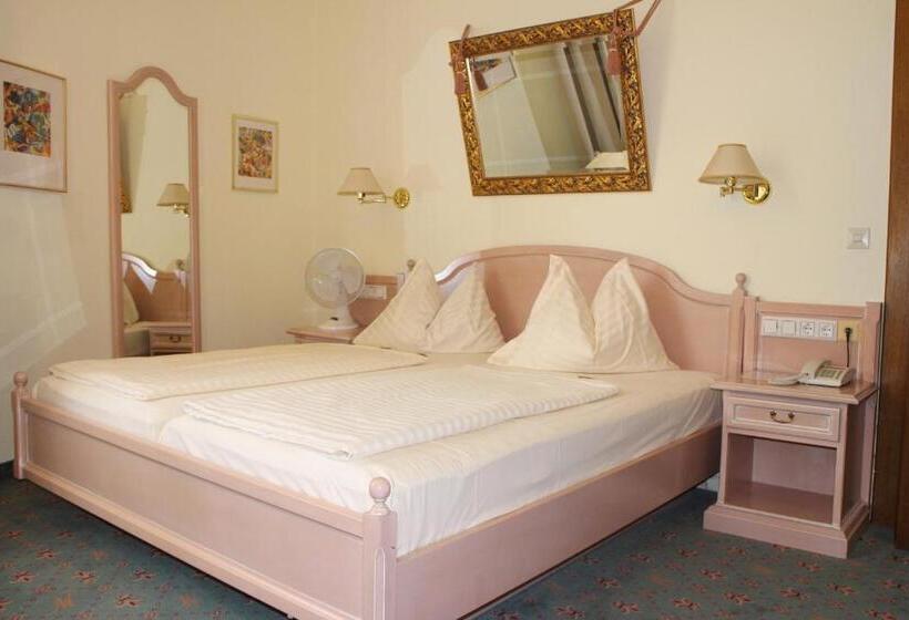 经济房, Altstadthotel Mosser