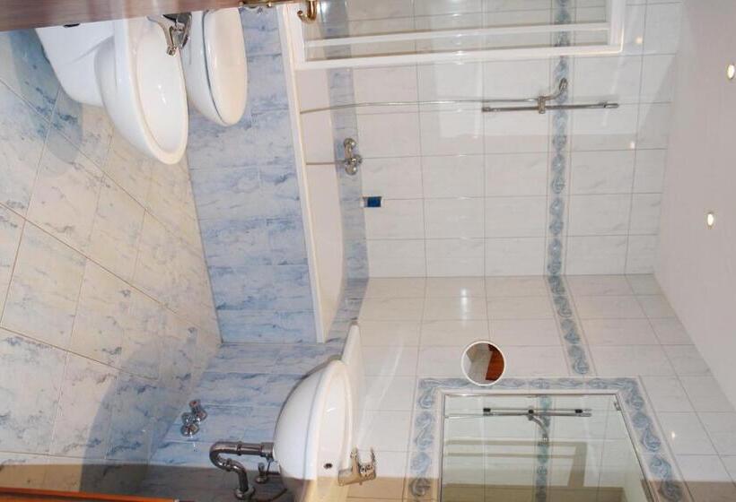 标准三人间, Altstadthotel Mosser