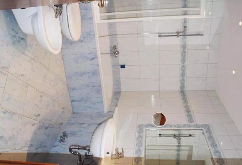 اتاق استاندارد سه نفره, Altstadthotel Mosser